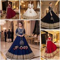 Robe de créateur tendance et exclusive avec broderie de sequins lourds et dupatta pour mariages, fêtes et occasions festives