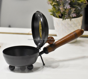 Brûleur d'encens en métal Loban Dani Dhup brûleur pour la prière Loban brûleur avec poignée maison purifiant Bakhoor Daan noir - Product Image 2