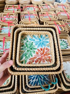 Plateau en rotin naturel et nacre pour rangement décoratif, présentation sur table, aménagement intérieur, en provenance du Vietnam - Product Image 2