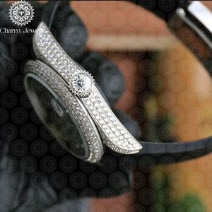 Montre ronde de luxe Charm_Jewells en acier inoxydable avec lunette sertie de diamants, verre saphir, mouvement à quartz analogique, 40 mm, unisexe - Product Image 6