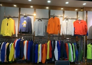 Sudadera con Capucha Premium para Streetwear con Marca Personalizada para Diseñadores de Ropa y Tiendas de Moda - Product Image 4