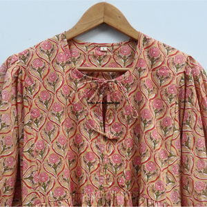 Hermoso vestido floral de algodón con estampado a mano, vestido para uso casual, vestido con estampado a mano. - Product Image 4