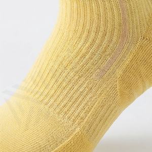 Chaussettes de compression montantes confortables 20-30 mmHg pour la course, respirantes, durables, douces, pour la gym, couleur personnalisée, adaptées aux paires, à porter - Product Image 5
