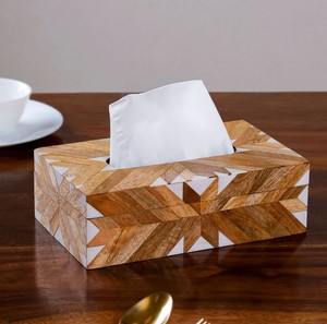 Moderna Caja de Almacenamiento de Pañuelos de Resina, Portapañuelos Decorativo con Acabado Elegante y Artesanía de Primera Calidad - Product Image 1