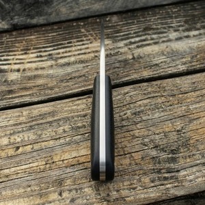 Cuchillo EDC de hoja fija de acero J2, hecho a mano, personalizado, OEM, con mango de micarta negra, para bushcraft y caza, con funda de cuero tipo pancake. - Product Image 5
