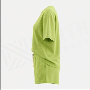 Conjunto de 2 Piezas para Mujer, Camiseta de Manga Corta Verde Sólida Tejida y Pantalones Cortos por Encima de la Rodilla, Estilo Casual Holgado para Primavera/Verano - Product Image 1