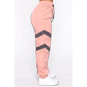 Ensemble de survêtement en nylon colorblock personnalisé pour femme, coupe-vent léger, tenue de jogging, vêtements de sport OEM à marque privée - Product Image 3