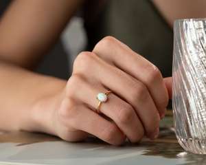 Anillo de Ópalo Blanco Natural, Plata de Ley 925, Chapado en Oro Vermeil de 14K, Corte Ovalado, Ópalo, Anillo de Joyería con Piedra de Nacimiento de Octubre - Product Image 2