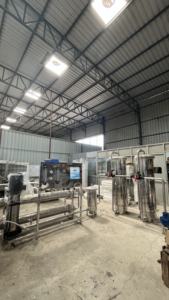 Sistema Industrial de Ósmosis Inversa Totalmente Automático, Planta de Ósmosis Inversa de 10,000 LPH/10,000 LTR, Motor Eléctrico de Acero Inoxidable, PLC, Plástico, Bebidas - Product Image 4