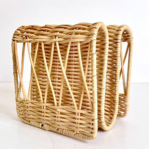 Porte-revues en rotin tressé, forme ondulée, pour organiser le bureau et ranger les magazines - Product Image 4