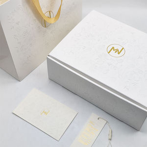 Boîtes d'expédition personnalisées durables avec logo pour vêtements et emballages e-commerce - Product Image 1
