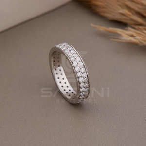 Anillo de Eternidad de Doble Hilera de Moissanita D VVS, Anillo de Boda Apilable Diseñado para un Brillo Eterno, Elegancia Diaria y Estilo Moderno - Product Image 6