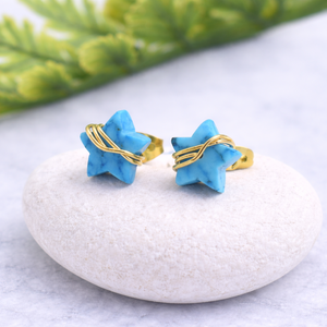 Boucles d'oreilles étoile turquoise, boucles d'oreilles en fil plaqué or, bijoux célestes faits à la main, cadeau pour elle - Product Image 1