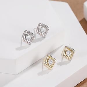 Pendientes de Perlas Geométricas de Oro Sólido de 14K con Diamante Cultivado en Laboratorio de 0.35ct, Certificado IGI, Modernos y Minimalistas para Mujer, para Bodas y Fiestas - Product Image 3