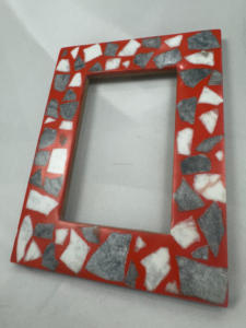 Cadre photo en bois naturel personnalisé en gros avec incrustation d'agate pour la décoration intérieure, cadres en bois de luxe en provenance d'Inde à vendre en gros - Product Image 4