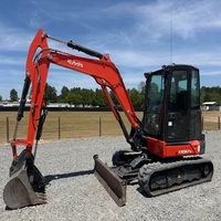 Mini-excavatrice compacte (1 tonne) avec moteur et pompe pour travaux d'excavation en espace restreint