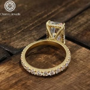 Bague de fiançailles Charm_Jewells en moissanite taille coussin, certifiée IGI, plaquée or 18 carats, sertie à griffes, style classique pour femme, 3 g. - Product Image 3