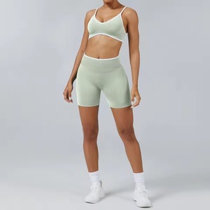 Ensemble de sport 2 pièces pour femme, personnalisé, de haute qualité, soutien-gorge de sport et short respirants en Spandex/Nylon, idéal pour l'entraînement et le yoga - Product Image 1
