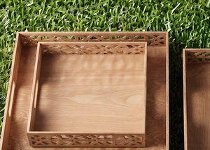 Bandeja de Madera para Servir al por Mayor con Asas, Diseño Lateral Cortado con Láser, Bandeja Decorativa para Mesa, Bandeja de Almacenamiento Personalizada Hecha a Mano - Product Image 6