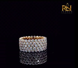 Bague Éternité à Cinq Rangs de Diamants de Laboratoire Couleur DEF Taille Brillant en Or Massif, Large Pavé, Bande Déclaration, pour Anniversaire et Mariage, Bijou Fin - Product Image 5
