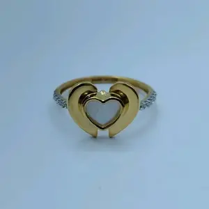 Élégante bague en or en forme de cœur avec accents de diamants pour les occasions spéciales, bague en or élégante en forme de cœur - Product Image 1