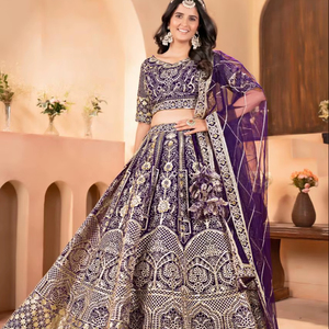 Lehenga Choli en Coton Élégant et Intemporel, Orné de Broderies Dorées Détaillées, à une Silhouette Imposante, Idéal pour Mariages Traditionnels et Fêtes de Diwali - Product Image 1