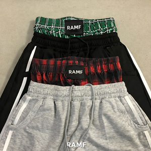 Pantalones de chándal holgados de cintura doble personalizados con apliques bordados, pedrería, lavado ácido y efecto desgastado por el sol - Product Image 3