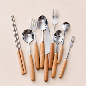 Juego de Cubiertos de Acero Inoxidable de Alta Calidad con Mango de Madera Natural, Juego de Cubiertos Pulidos a Espejo Personalizados para el Hogar y Hoteles - Product Image 5