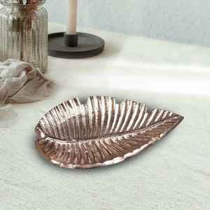 Bandeja Decorativa de Metal con Forma de Hoja, Hecha a Mano, Estilo Vintage Pulido, Platos y Vajilla - Product Image 1