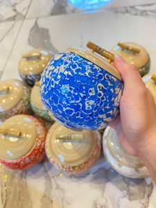 Jarra de bambú con incrustaciones de nácar, hecha de bambú natural y con incrustaciones de concha, para guardar objetos y exhibirlos decorativamente, fabricada en Vietnam. - Product Image 3