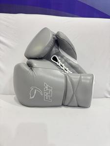 ถุงมือชกมวย Fly SuperLace Pro X 2 คุณภาพสูง ผลิตจากหนังวัวแท้ สำหรับ MMA และซานด้า พร้อมที่จับมือแบบยืดหยุ่นกันลื่น - Product Image 2