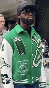 Chaquetas Varsity Personalizadas con Bordado para Hombre, Chaqueta Letterman Premium con Mangas de Cuero, Chaqueta Bomber Estilo Urbano al por Mayor - Product Image 6