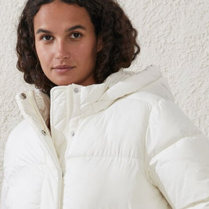 Hooded <b>Puffer</b> <b>Jacket</b> <b>White</b> Solid Color Zipper Closure Windproof Casual Winter Outerwear Short Length Polyester Material - Product Image 5