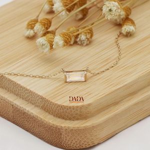 Collar Minimalista con Diamantes Baguette, Joyería Fina, Elegante y Sencilla para Mujer, Delicado Collar para Uso Diario, Regalo - Product Image 1