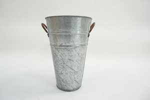 Cubo Metálico Resistente para Uso Doméstico, en Jardines y en la Industria - Product Image 1
