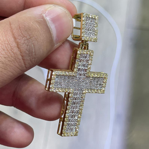 Pendentif Croix Personnalisé Sertie de Diamants Moissanite VVS Taille Baguette en Alliage Plaqué Or 14K, Cadeau Unisexe, Bijoux Hip Hop - Product Image 2