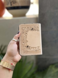 Porte-passeport en cuir Nouveau concepteur en cuir usiné Style Western Pattern Offre Spéciale Unique Multi Fonction Accessoires de voyage - Product Image 2