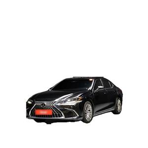 Lexus ES Executive 2024 con Volante a la Izquierda, Asientos de Cuero, Cámara Trasera, Solo 24,656 km de Kilometraje - Product Image 1