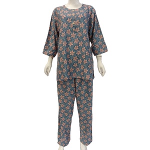 ชุดนอนยาวถึงเข่าพิมพ์ลายดอกไม้สำหรับผู้หญิงชุดนอนผ้าเรยอนผ้าทอแฟชั่นฤดูใบไม้ผลิ - Product Image 1