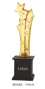 Trophée étoile modèle 749 en alliage de zinc plaqué or, argent, bronze, base gravée, récompense pour les jeux sportifs avec base en bois noir - Product Image 4