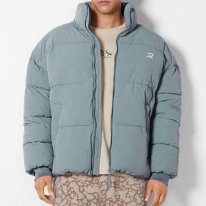Chaqueta Acolchada Azul Claro con Cuello Alto, Bolsillos con Cremallera, Resistente al Viento, Abrigo Casual de Invierno, Corte Regular, Relleno de Poliéster - Product Image 3