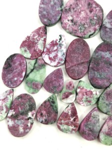 Rubí Zoisita Natural de Primera Calidad, Cabujón de Corte Ovalado, Forma Mixta, Suelto, Certificado por Terceros para Fabricación de Joyas, Precio de Fábrica, Druzy - Product Image 1