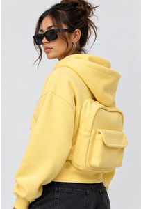 Sudadera con capucha corta para mujer |   Sudadera Corta con Mochila Integrada y Logotipo Frontal |   Sudadera de Forro Polar Personalizada Estilo Urbano - Product Image 2