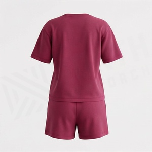 Ensemble 2 pièces tricoté pour femme : T-shirt à manches courtes de couleur unie et short au-dessus du genou, col rond, coupe ample, décontracté, pour le printemps et l'été - Product Image 2