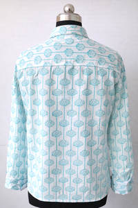 Camisa de algodón a rayas con estampado a mano |   Camisa Verde y Blanca con Botones |   Camisa Unisex Hecha a Mano por Artesanos |   Top de Moda Sostenible - Product Image 2