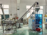 Machine d'emballage VFFS automatique haute précision pour poudre détergente 500g 1kg 2.5kg, machine d'emballage pour poudre à lessiver