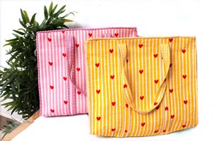 Sac fourre-tout matelassé à imprimé cœurs jaunes, sac fourre-tout en coton fait main, sac de plage rayé, grand sac de shopping, sac de voyage polyvalent - Product Image 5