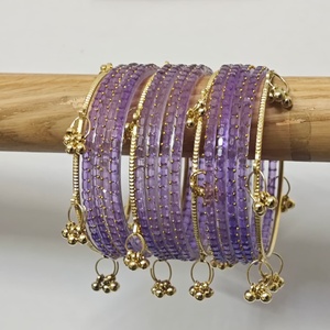 Juego de Brazaletes de Cristal de Cachemira Color Lavanda Púrpura de Lujo, con Dijes Dorados Ghungroo, Hechos a Mano, Joyería Étnica Tradicional de 16 Piezas para Mujer - Product Image 1