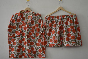 Ensemble pyjama d'été en coton tissé imprimé floqué, collection 2026, avec pochette de voyage assortie, vêtements de nuit floraux faits main, tenue décontractée pour femme - Product Image 6