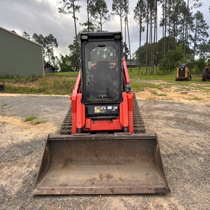 Chargeuse compacte Kubota en gros avec attache broyeur forestier – Tracteur compact haute performance pour travaux de défrichage - Product Image 1